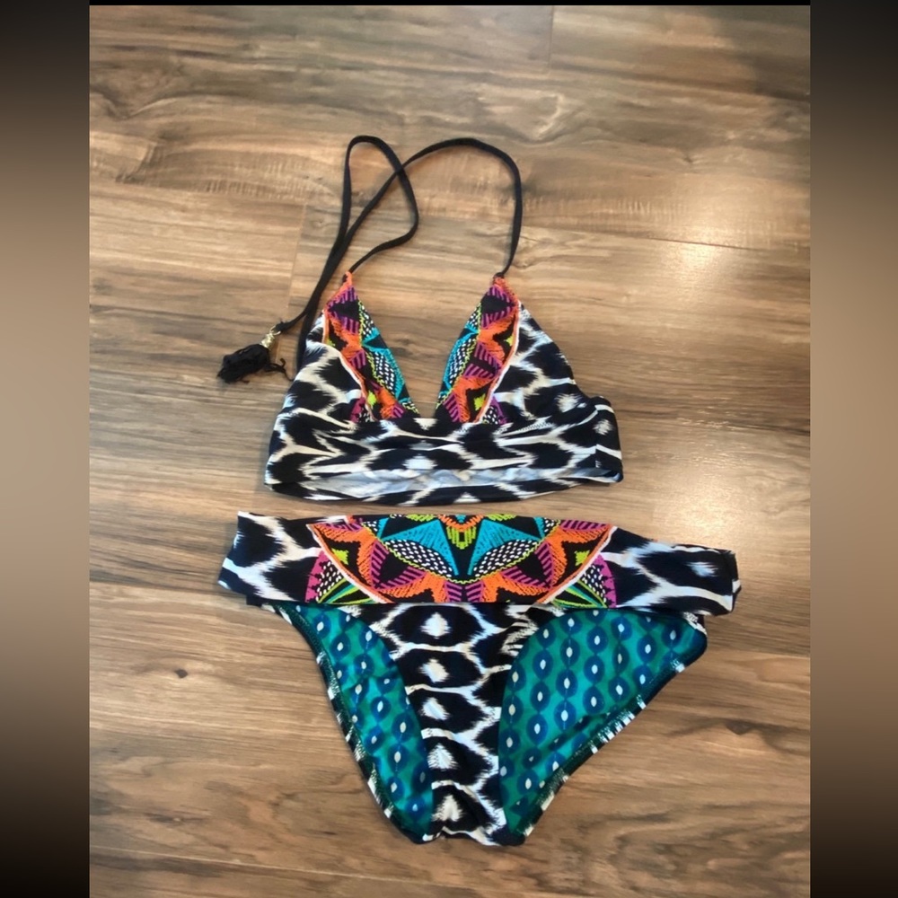 Trina Turk Bikini swimsuit bathing suit set SZ 4